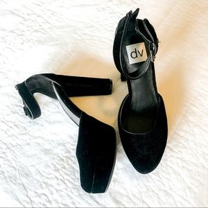 Like New | Black Heels | 6.5